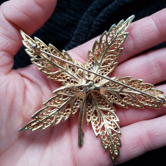 Vintage Large Filigree Gold Tone Five Leaf/ Floral Layered Pin Brooch - Picture 5 of 7